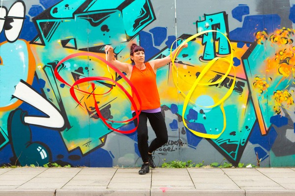 MovementInWorship_Graffiti-Wall_Brighton_Tina-Johnson_Dance-Ribbons_1795
